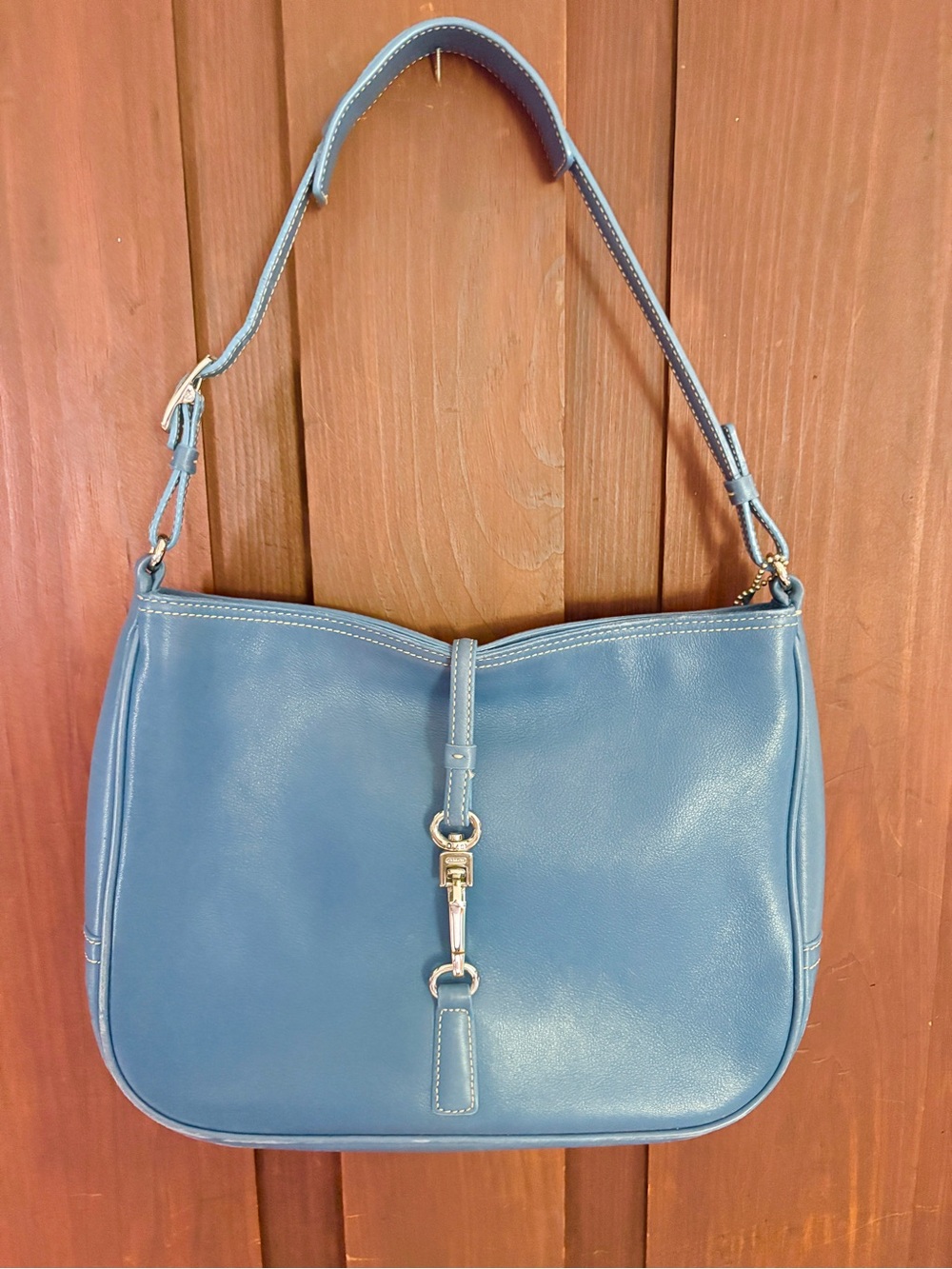 Coach Hamptons leather hobo blue shoulder bag with front lobster-clasp